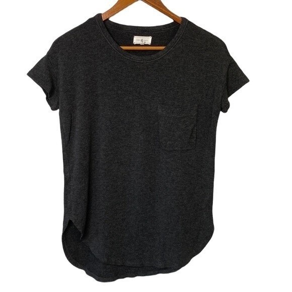 Lou & Grey Gray Short Sleeve Top Shirt Round Hem Scoop Neck Chest Pocket Soft - Picture 1 of 9